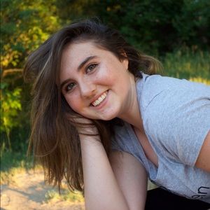 Meet your Posher, Maddie